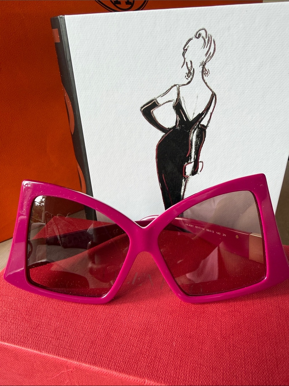 Valentino Garavani Rockstud Oversized Cat Eye Sunglasses Pink New Full Set